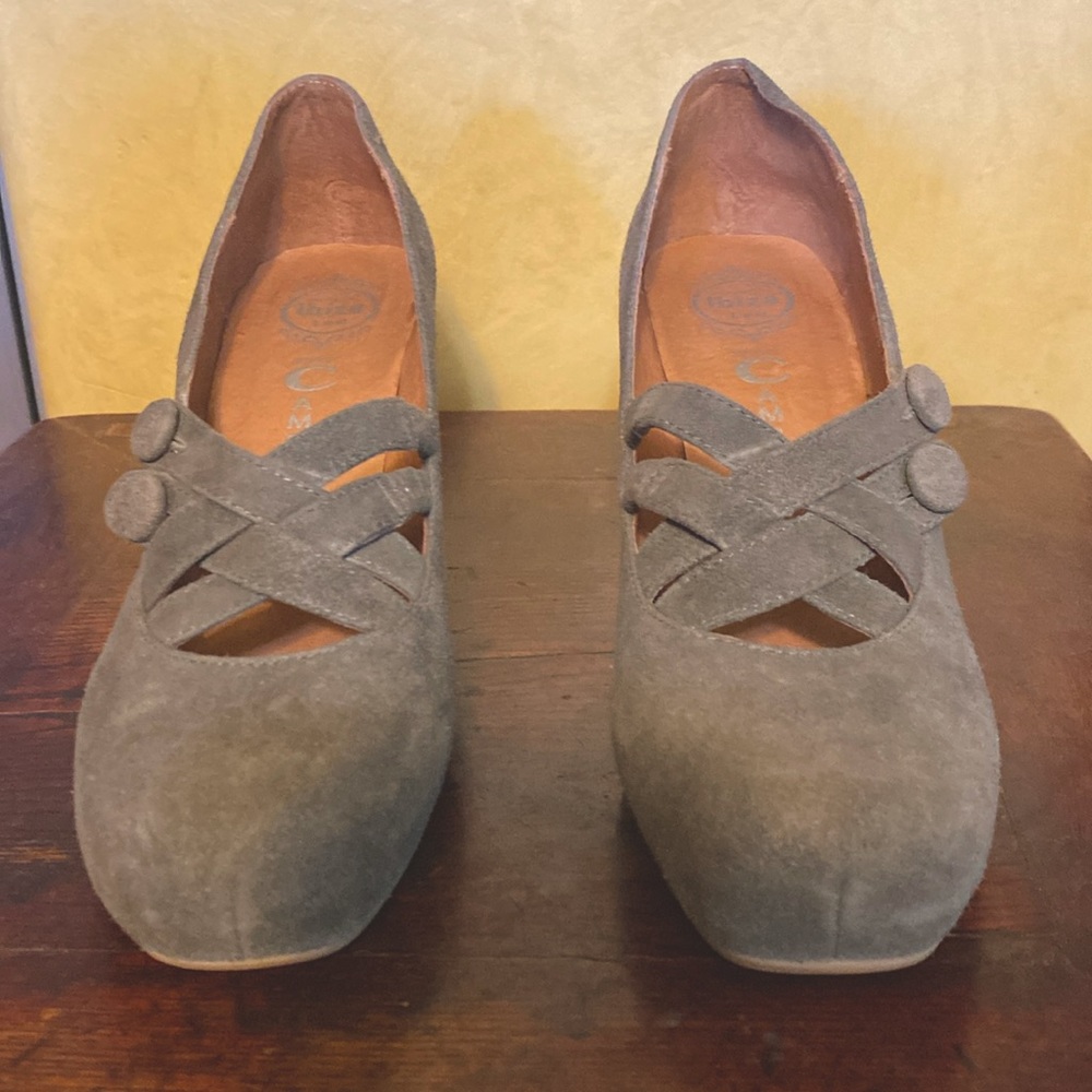 Jeffrey Campbell grey suede Sevilla wedge shoe . Size 8.5
